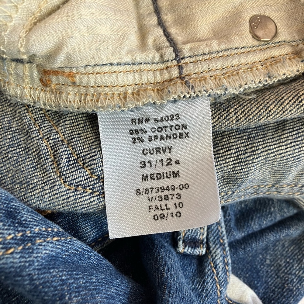 GAP Blue Flare Wide Leg Jeans with Vintage Appeal - Picture 6 of 7